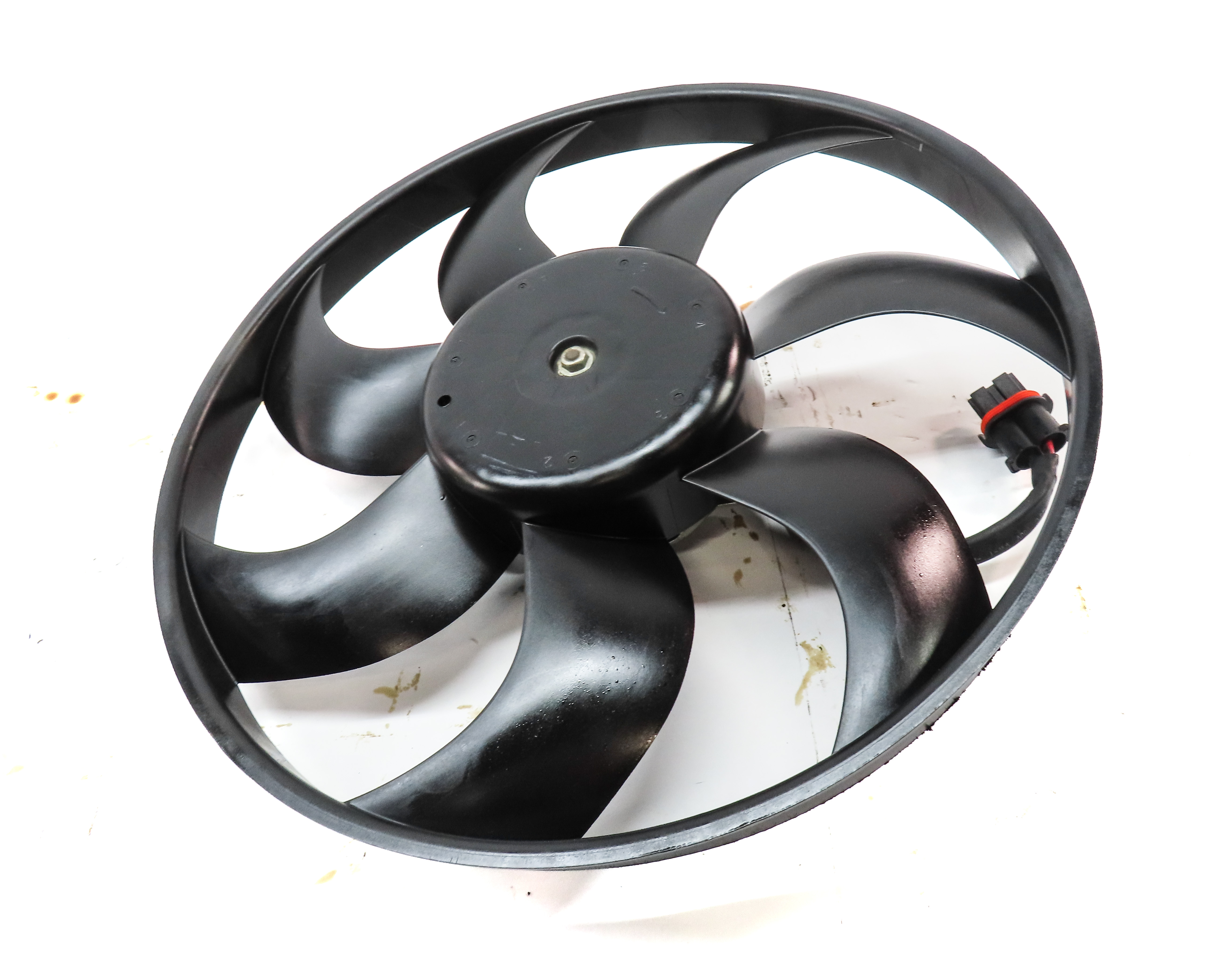 12-17 LR2 DISCOVERY SPORT EVOQUE (L538 L550) LARGE RADIATOR COOLING FAN & MOTOR — exact item pictured